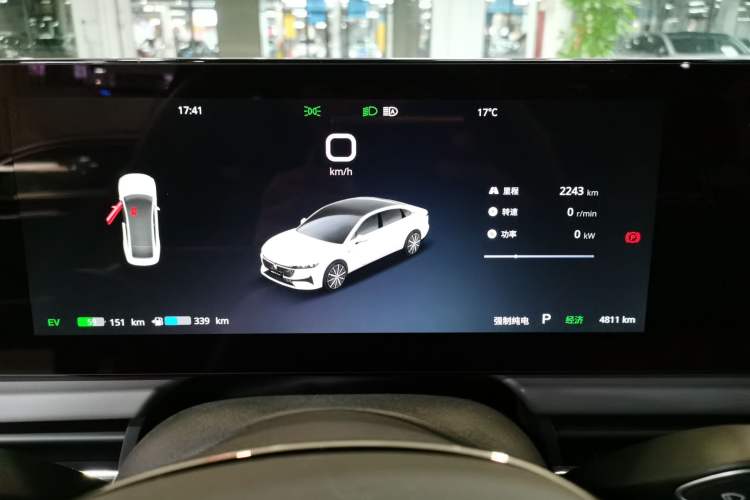 Used VOYAH PASSION 2024 PHEV Four-Wheel Drive Ultra-Long Range Flagship Model Instrument Cluster