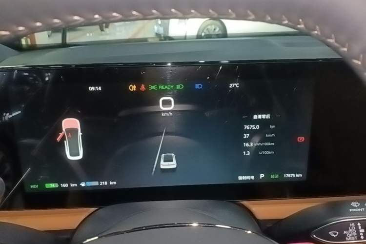 Used VOYAH PASSION 2024 PHEV Four-Wheel Drive Ultra-Long Range Flagship Model Instrument Cluster
