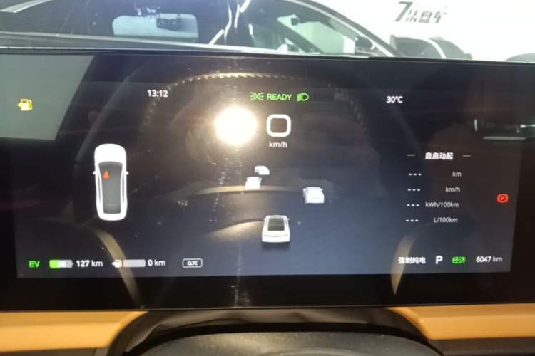 Used VOYAH PASSION 2024 PHEV Four-Wheel Drive Ultra-Long Range Flagship Model Instrument Cluster