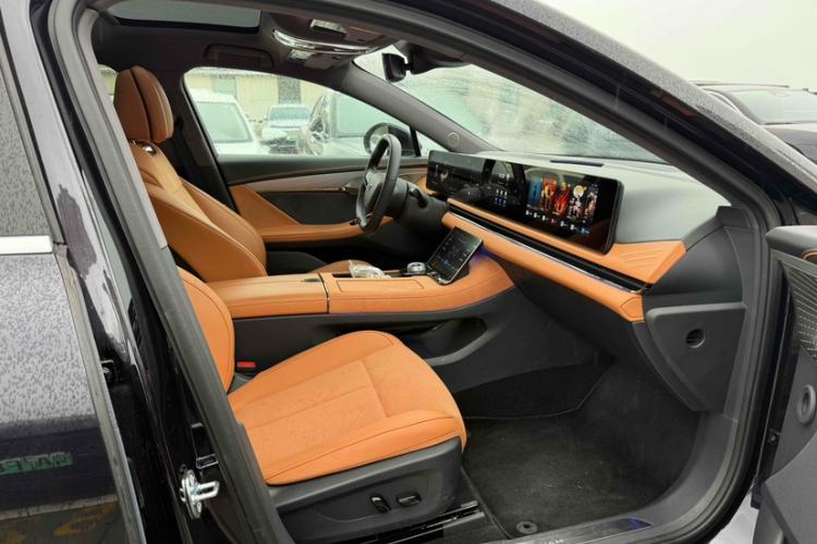 Used VOYAH PASSION 2024 PHEV Four-Wheel Drive Ultra-Long Range Flagship Model Interior 2