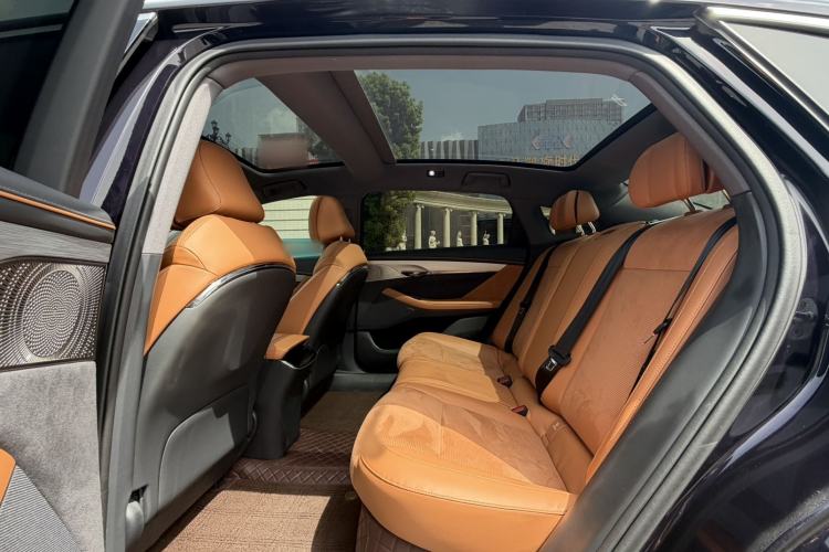 Used VOYAH PASSION 2024 PHEV Four-Wheel Drive Ultra-Long Range Flagship Model Interior 3