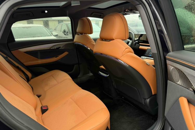 Used VOYAH PASSION 2024 PHEV Four-Wheel Drive Ultra-Long Range Flagship Model Interior 3