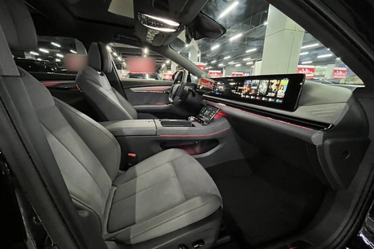 Used VOYAH PASSION 2024 PHEV Four-Wheel Drive Ultra-Long Range Executive Edition Interior 4