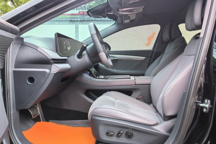 Used VOYAH PASSION 2024 PHEV Four-Wheel Drive Ultra-Long Range Flagship Model Interior 4