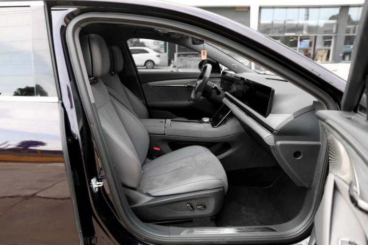 Used VOYAH PASSION 2024 PHEV Four-Wheel Drive Ultra-Long Range Flagship Model Interior 4