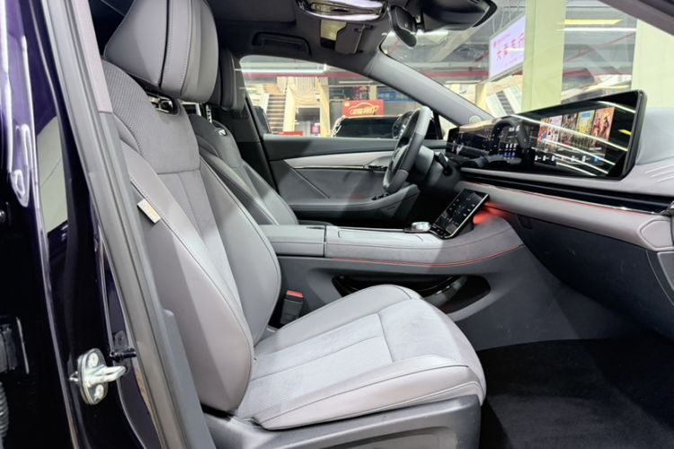 Used VOYAH PASSION 2024 PHEV Four-Wheel Drive Ultra-Long Range Flagship Model Interior 5