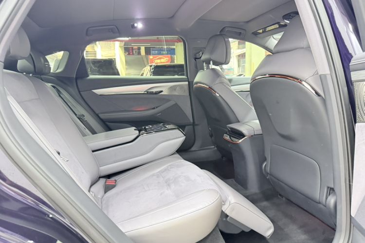 Used VOYAH PASSION 2024 PHEV Four-Wheel Drive Ultra-Long Range Flagship Model Interior 6