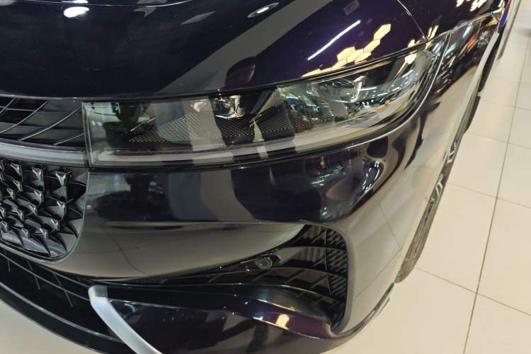 Used VOYAH PASSION 2024 PHEV Four-Wheel Drive Ultra-Long Range Flagship Model Left Front Headlight