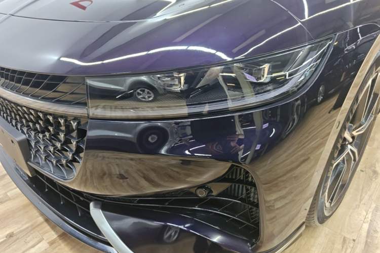 Used VOYAH PASSION 2024 PHEV Four-Wheel Drive Ultra-Long Range Flagship Model Left Front Headlight