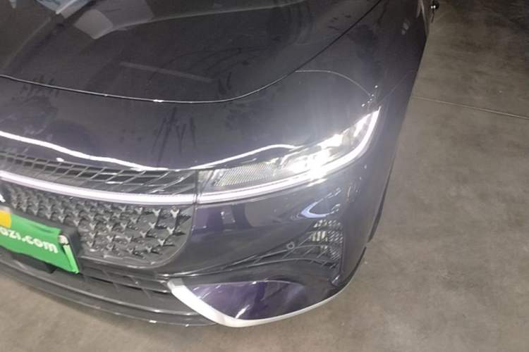 Used VOYAH PASSION 2024 PHEV Four-Wheel Drive Ultra-Long Range Flagship Model Left Front Headlight