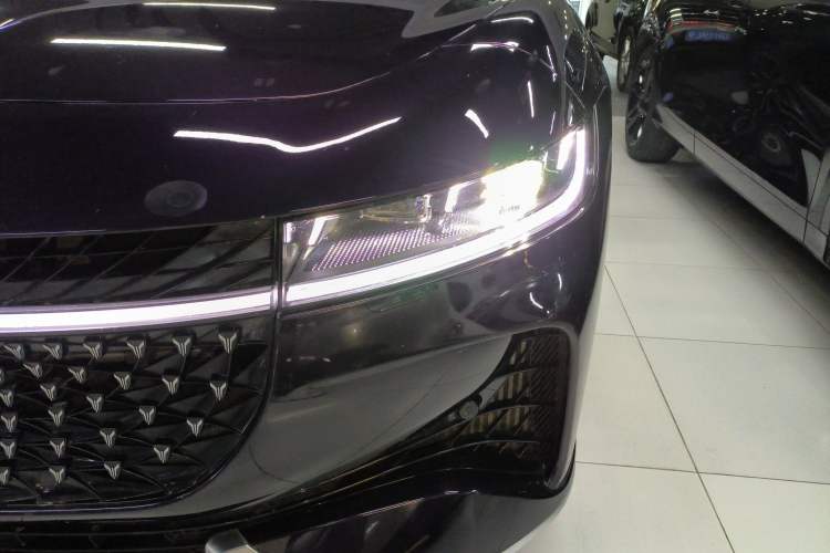 Used VOYAH PASSION 2024 PHEV Four-Wheel Drive Ultra-Long Range Flagship Model Left Front Headlight