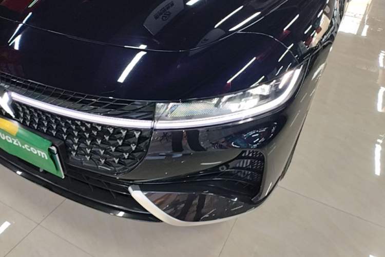 Used VOYAH PASSION 2024 PHEV Four-Wheel Drive Ultra-Long Range Flagship Model Left Front Headlight