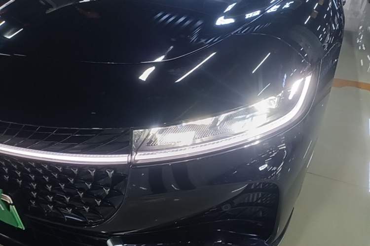 Used VOYAH PASSION 2024 PHEV Four-Wheel Drive Ultra-Long Range Flagship Model Left Front Headlight