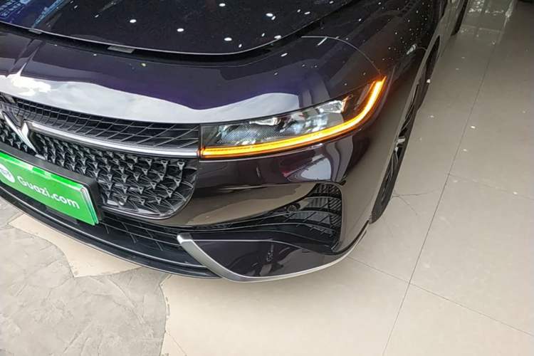 Used VOYAH PASSION 2024 PHEV Four-Wheel Drive Ultra-Long Range Executive Edition Left Front Headlight