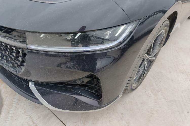 Used VOYAH PASSION 2024 PHEV Four-Wheel Drive Ultra-Long Range Flagship Model Left Front Headlight