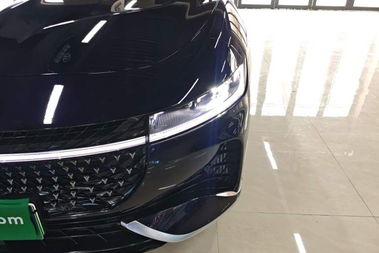 Used VOYAH PASSION 2024 PHEV Four-Wheel Drive Ultra-Long Range Flagship Model Left Front Headlight