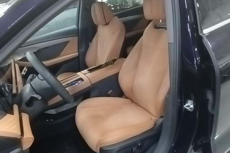 Used VOYAH PASSION 2024 PHEV Four-Wheel Drive Ultra-Long Range Flagship Model Left Front Seat