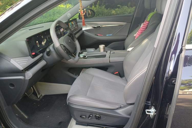 Used VOYAH PASSION 2024 PHEV Four-Wheel Drive Ultra-Long Range Executive Edition Left Front Seat