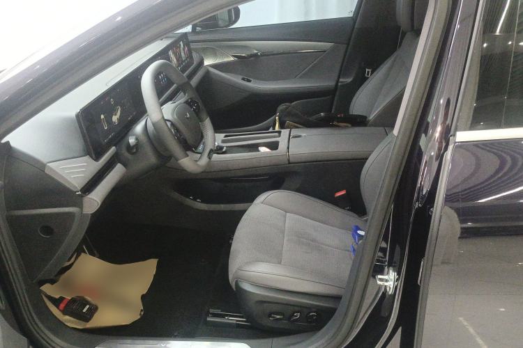 Used VOYAH PASSION 2024 PHEV Four-Wheel Drive Ultra-Long Range Flagship Model Left Front Seat