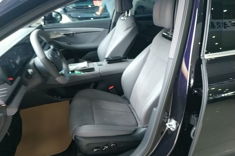 Used VOYAH PASSION 2024 PHEV Four-Wheel Drive Ultra-Long Range Executive Edition Left Front Seat