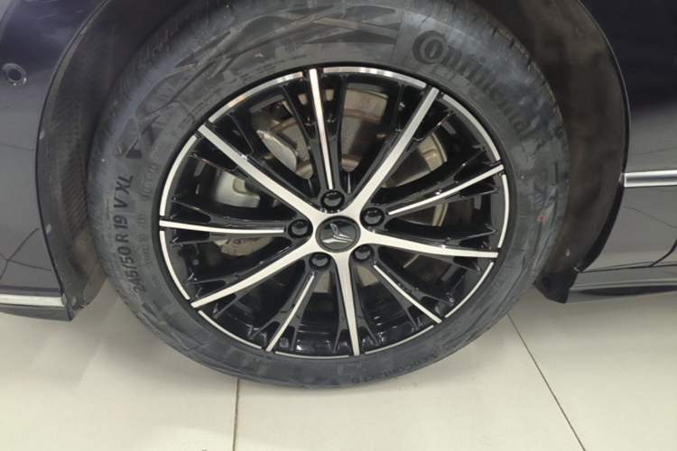 Used VOYAH PASSION 2024 PHEV Four-Wheel Drive Ultra-Long Range Executive Edition Left Front Wheel Hub