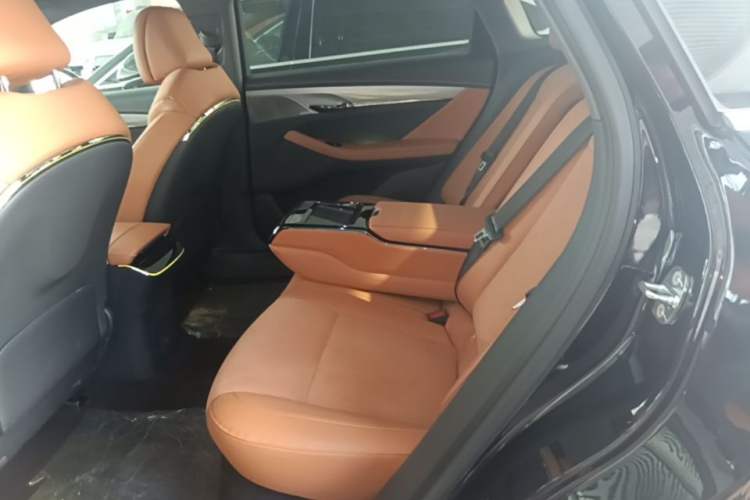 Used VOYAH PASSION 2024 PHEV Four-Wheel Drive Ultra-Long Range Flagship Model Left Rear Seat