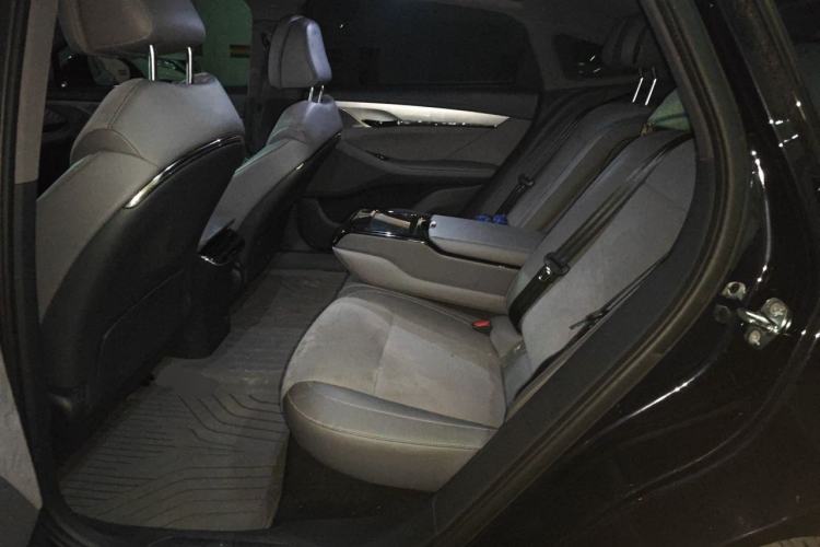 Used VOYAH PASSION 2024 PHEV Four-Wheel Drive Ultra-Long Range Executive Edition Left Rear Seat