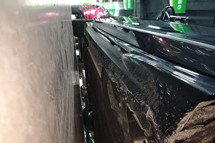 Used VOYAH PASSION 2024 PHEV Four-Wheel Drive Ultra-Long Range Flagship Model Left Side Sill