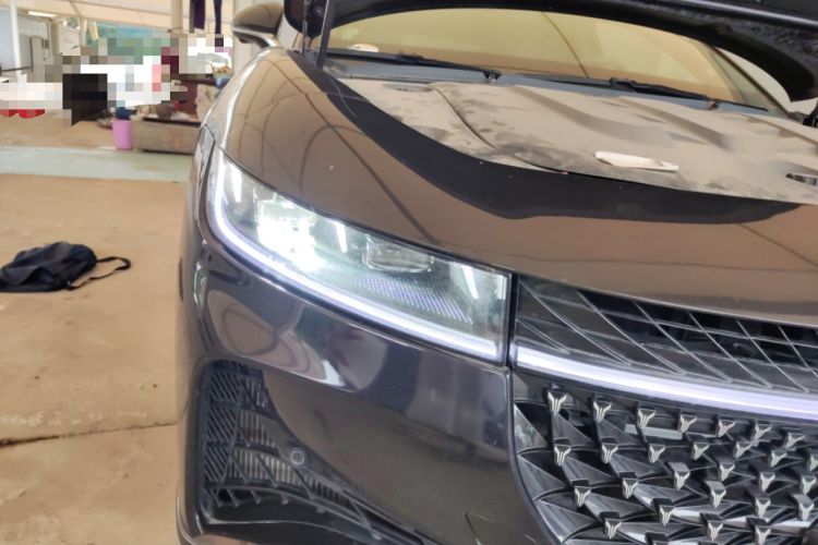 Used VOYAH PASSION 2024 PHEV Four-Wheel Drive Ultra-Long Range Flagship Model Right Front Headlight