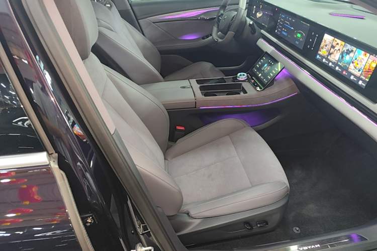 Used VOYAH PASSION 2024 PHEV Four-Wheel Drive Ultra-Long Range Flagship Model Right Front Seat