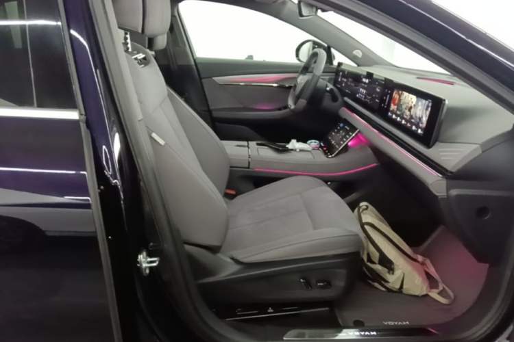 Used VOYAH PASSION 2024 PHEV Four-Wheel Drive Ultra-Long Range Flagship Model Right Front Seat