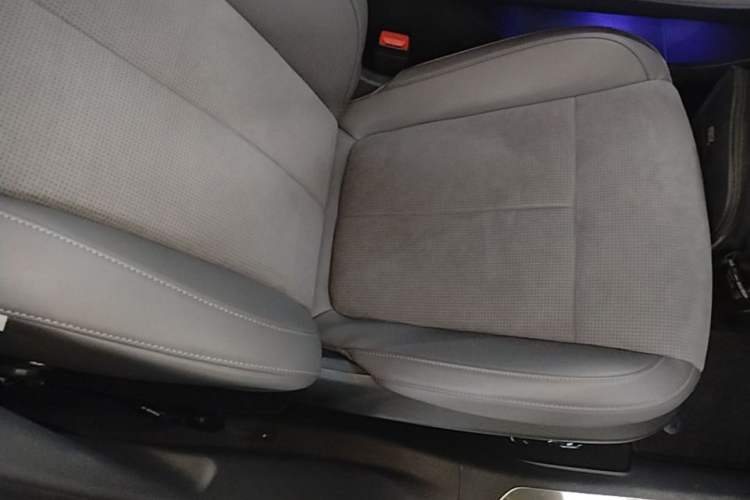 Used VOYAH PASSION 2024 PHEV Four-Wheel Drive Ultra-Long Range Flagship Model Right Front Seat