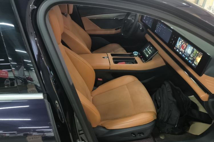 Used VOYAH PASSION 2024 PHEV Four-Wheel Drive Ultra-Long Range Flagship Model Right Front Seat