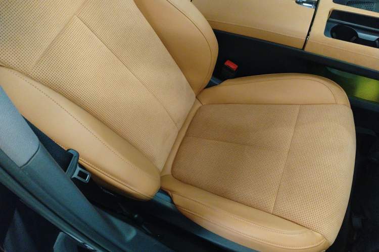 Used VOYAH PASSION 2024 PHEV Four-Wheel Drive Ultra-Long Range Flagship Model Right Front Seat