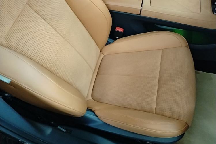 Used VOYAH PASSION 2024 PHEV Four-Wheel Drive Ultra-Long Range Flagship Model Right Front Seat