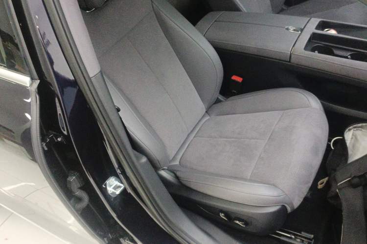 Used VOYAH PASSION 2024 PHEV Four-Wheel Drive Ultra-Long Range Flagship Model Right Front Seat