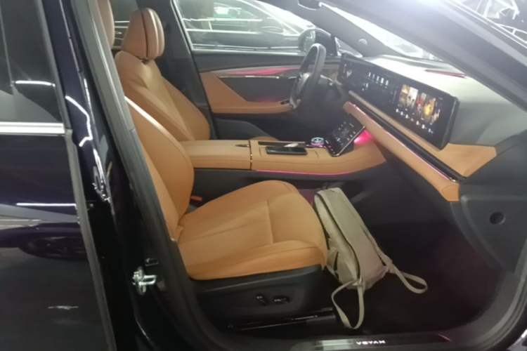 Used VOYAH PASSION 2024 PHEV Four-Wheel Drive Ultra-Long Range Flagship Model Right Front Seat