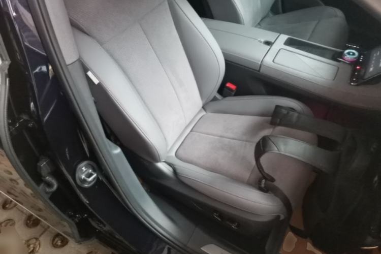 Used VOYAH PASSION 2024 PHEV Four-Wheel Drive Ultra-Long Range Flagship Model Right Front Seat