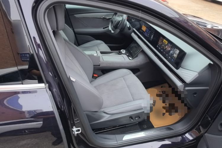 Used VOYAH PASSION 2024 PHEV Four-Wheel Drive Ultra-Long Range Executive Edition Right Front Seat