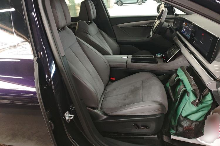 Used VOYAH PASSION 2024 PHEV Four-Wheel Drive Ultra-Long Range Flagship Model Right Front Seat