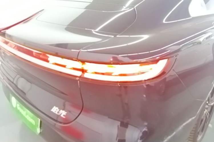 Used VOYAH PASSION 2024 PHEV Four-Wheel Drive Ultra-Long Range Flagship Model Right Rear Taillight
