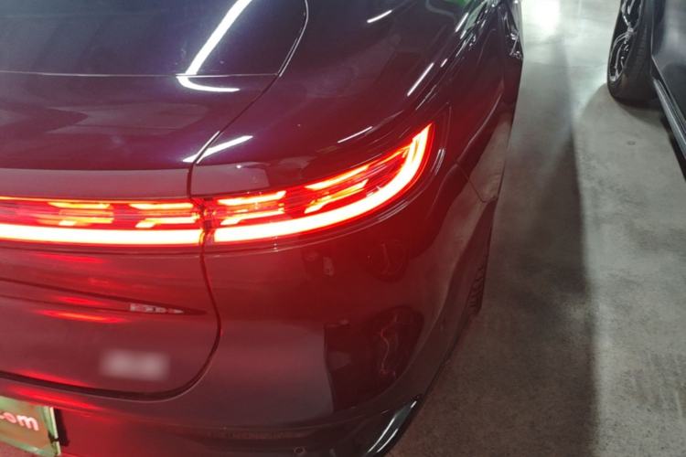 Used VOYAH PASSION 2024 PHEV Four-Wheel Drive Ultra-Long Range Flagship Model Right Rear Taillight