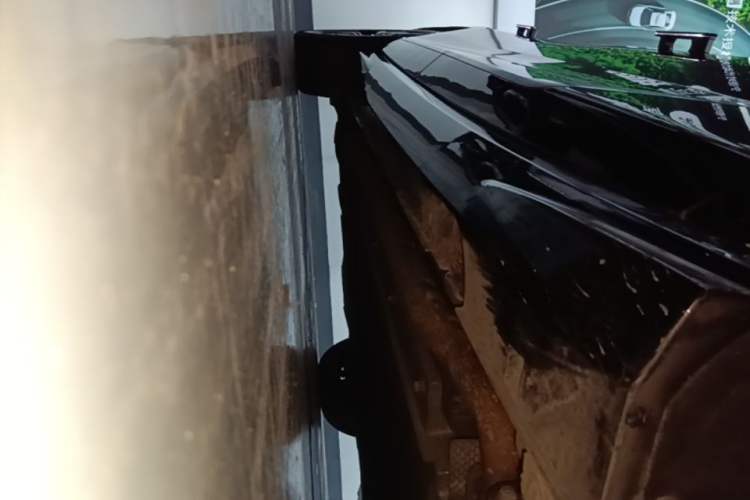 Used VOYAH PASSION 2024 PHEV Four-Wheel Drive Ultra-Long Range Flagship Model Right Side Sill