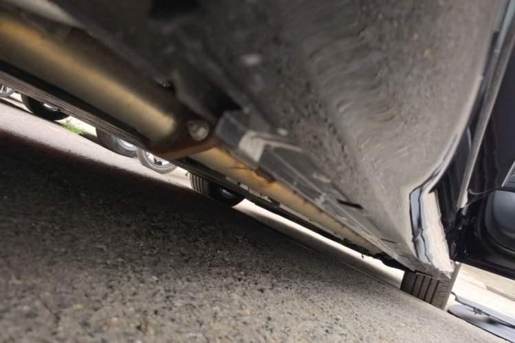 Used VOYAH PASSION 2024 PHEV Four-Wheel Drive Ultra-Long Range Executive Edition Right Side Sill