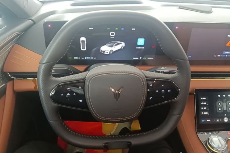 Used VOYAH PASSION 2024 PHEV Four-Wheel Drive Ultra-Long Range Flagship Model Steering Wheel