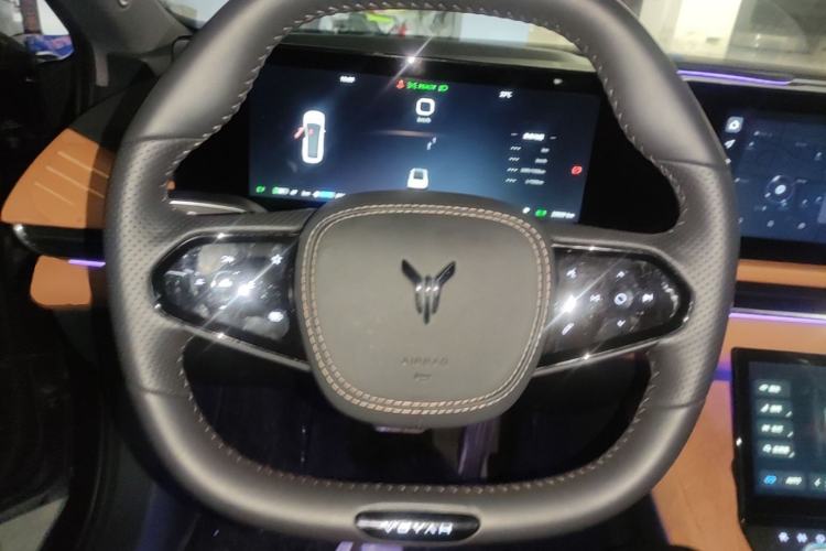 Used VOYAH PASSION 2024 PHEV Four-Wheel Drive Ultra-Long Range Flagship Model Steering Wheel