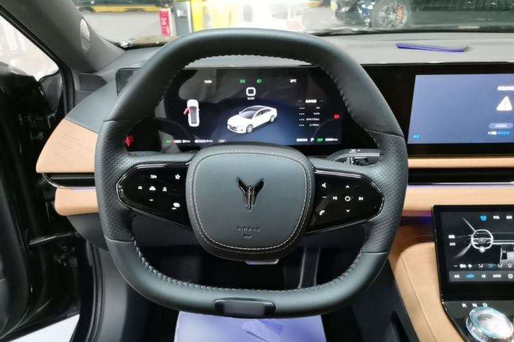 Used VOYAH PASSION 2024 PHEV Four-Wheel Drive Ultra-Long Range Flagship Model Steering Wheel