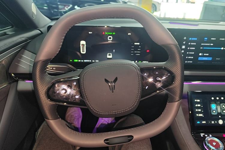 Used VOYAH PASSION 2024 PHEV Four-Wheel Drive Ultra-Long Range Flagship Model Steering Wheel