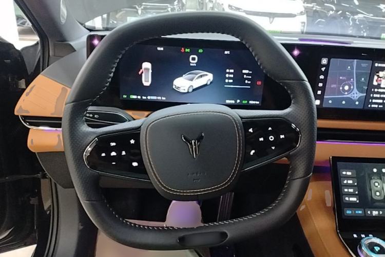 Used VOYAH PASSION 2024 PHEV Four-Wheel Drive Ultra-Long Range Flagship Model Steering Wheel
