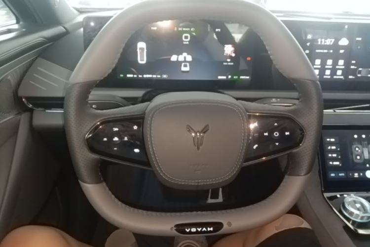 Used VOYAH PASSION 2024 PHEV Four-Wheel Drive Ultra-Long Range Flagship Model Steering Wheel